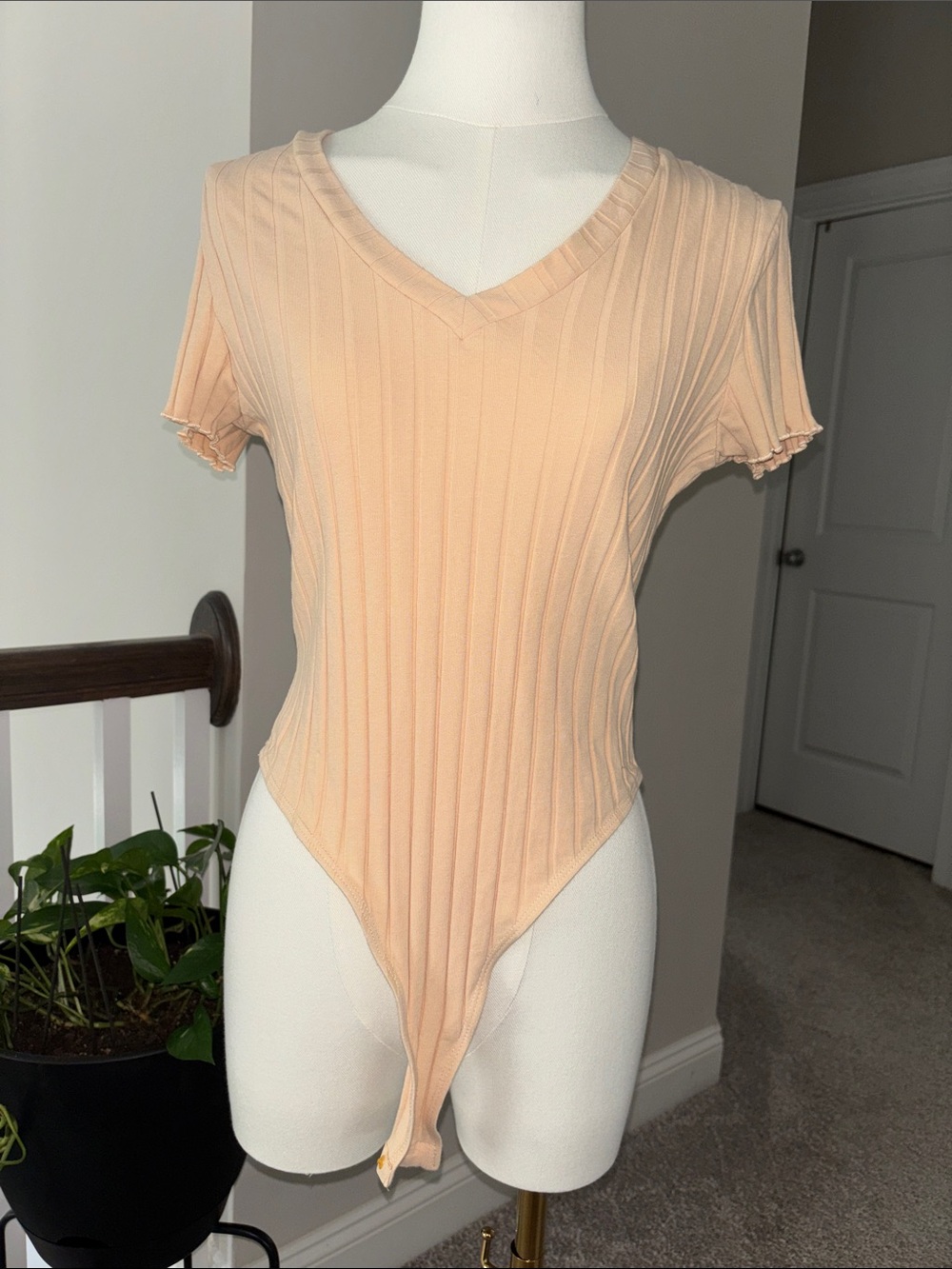 Women's Peach Ribbed V-Neck Bodysuit